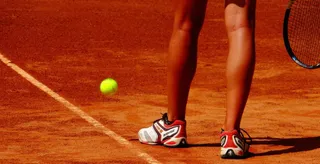 French Open: Hurkacz wypada z gry. Świątek z awansem
