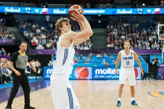 Kosmiczny mecz Lauri Markkanena!