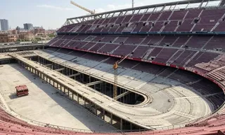 Barcelona wróci na Camp Nou dopiero w nowym sezonie