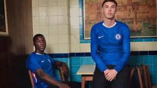 Chelsea prezentuje nową koszulkę na sezon 2025/26 - inspirowaną londyńską kulturą