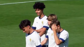 Młody Ronaldo kopiuje ojca! Kultowa fryzura CR7 wraca do łask