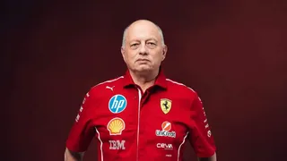 Vasseur traci kontrolę? Szokujący konflikt Hamiltona z Leclercem w Ferrari