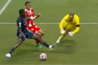 Bayern w szoku: Musiala wypada na 5 miesięcy po brutalnym faulu bramkarza PSG