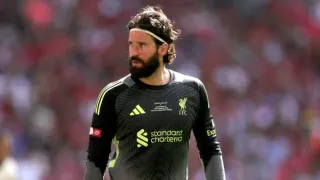 Wielka zmiana w bramce Liverpoolu? Dudek wskazuje następcę Alissona