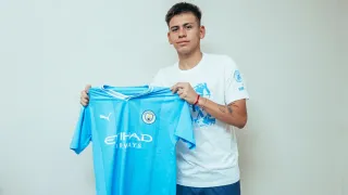 Miliony lecą w Premier League: Douglas Luiz, Eze i Wissa w transferowym wirze