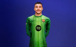 Dlaczego García wciąż nie ma numeru w Barcelonie? Szczęsny z 25-ką