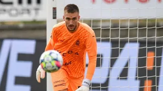 Najgorsza interwencja bramkarska dekady? Czeski golkiper pokazał, jak NIE należy bronić