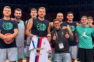 Luka Doncić z koszulką Górnika Zabrze od Erika Janży! (WIDEO)
