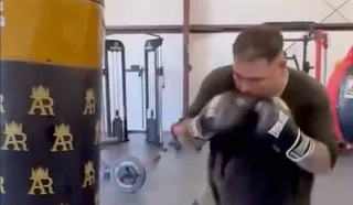 Powrót mistrza? Ruiz szykuje się do wielkiej walki [WIDEO]