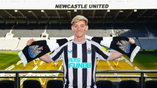 Rummenigge prowokuje, Gordon miażdży ripostą! Szok w Newcastle po transferze Woltemade!