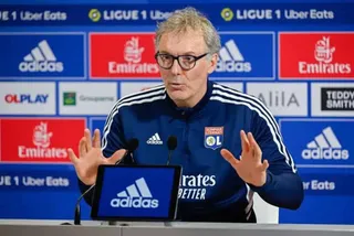 Laurent Blanc uderza w czuły punkt: 'Barcelona przetrwała tylko dzięki swojej akademii