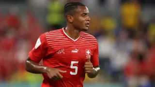 Transferowy thriller w ostatnich godzinach okienka – sensacyjne ruchy Girony i Bayernu