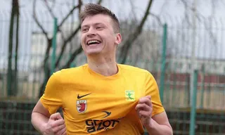 Namawiał do ustawiania meczów, teraz ucieka przed prokuraturą. Afera w III lidze zawieszona