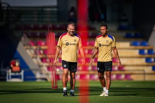 Ciche wsparcie dla Flicka – Co naprawdę będzie robił Thiago Alcántara w Barcelonie?