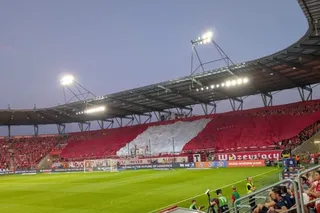 Greckie wesele, które kosztowało posadę. Szokujące kulisy rezygnacji w Widzewie!