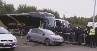 Furia na trybunach! Wściekli kibice Rangers blokują odjazd drużyny po nieudanym meczu z outsiderem