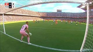 Katastrofa Barcelony, ale świat mówi tylko o jednym – bramkarz Sevilli upokorzył Lewandowskiego!