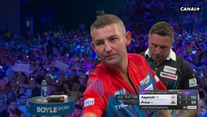 132 na seta! Nathan Aspinall nie poddaje się w walce o finał World Grand Prix! Mecz trwa w CANAL+
