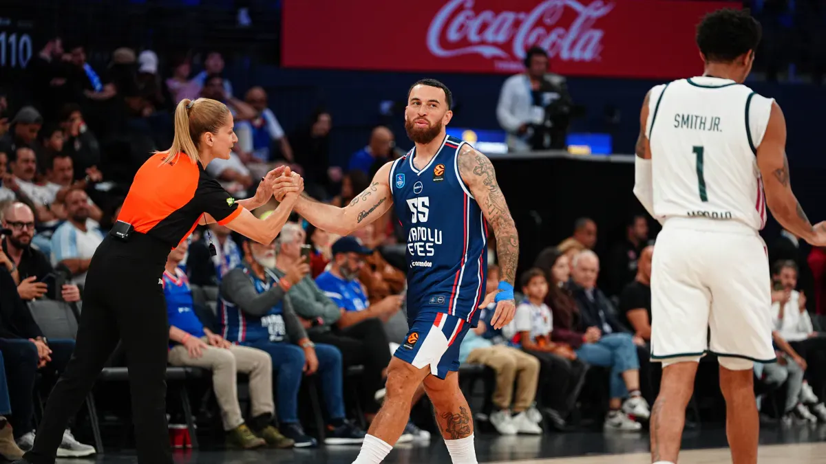 „38 meczów przez osiem miesięcy”. Mike James odpowiada krytykom sezonu