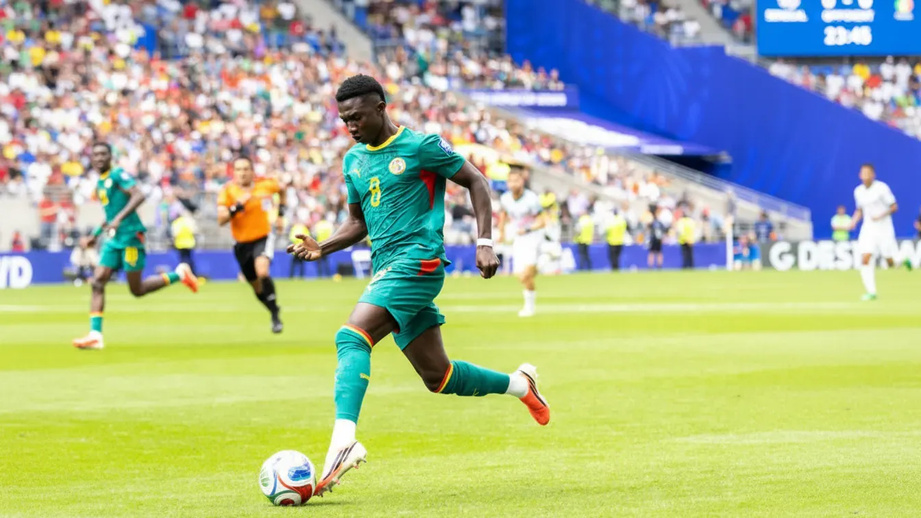 45 milionów euro to za mało. Chelsea walczy o podpis Lamine Camary
