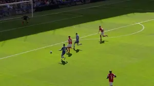 A pamiętacie, jak sędzia Andre Marriner pomylił zawodników Arsenalu? Oglądaj Premier League w CANAL+: