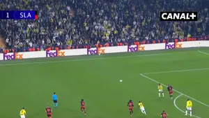 Ależ dołożył nogę! Pavel Kacor strzela i Slavia wyrównuje w samej końcówce!