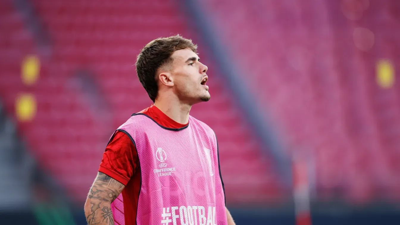 Alonso musiał zmienić plany. Chelsea walczy o następcę Cucurelli, ale pierwsza oferta odrzucona
