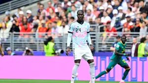 Amadou Onana zostanie w Aston Villi na dłużej? Klub podjął zaskakującą decyzję