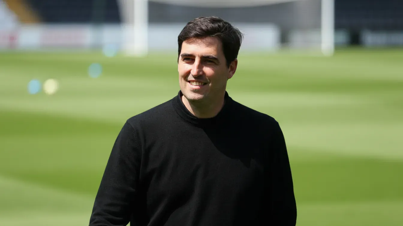 Andoni Iraola musi działać. Były obrońca wskazał dwa nazwiska z Paryża, które odmienią Liverpool