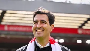 Andoni Iraola potwierdza zaufanie do Cody’ego Gakpo po zablokowanym transferze do Manchesteru City
