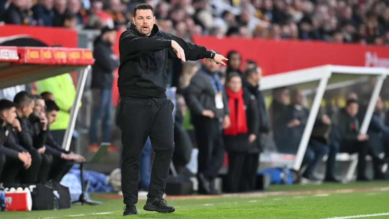 Anglicy ruszają po obrońcę z Ligue 1. Pierre Sage dał zielone światło na wielki transfer