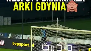 Arka Gdynia niespodziewanie przegrała z Unią Skierniewicie, a bramkarz drużyny z Pomorza miał problemy, nie tylko ze str