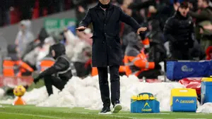 Arne Slot grzmi po meczu z Manchesterem United. Padły mocne oskarżenia pod adresem VAR