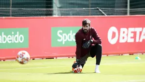 Arne Slot ma ogromny problem przed meczem z Crystal Palace. Gwiazda wypada na wiele tygodni