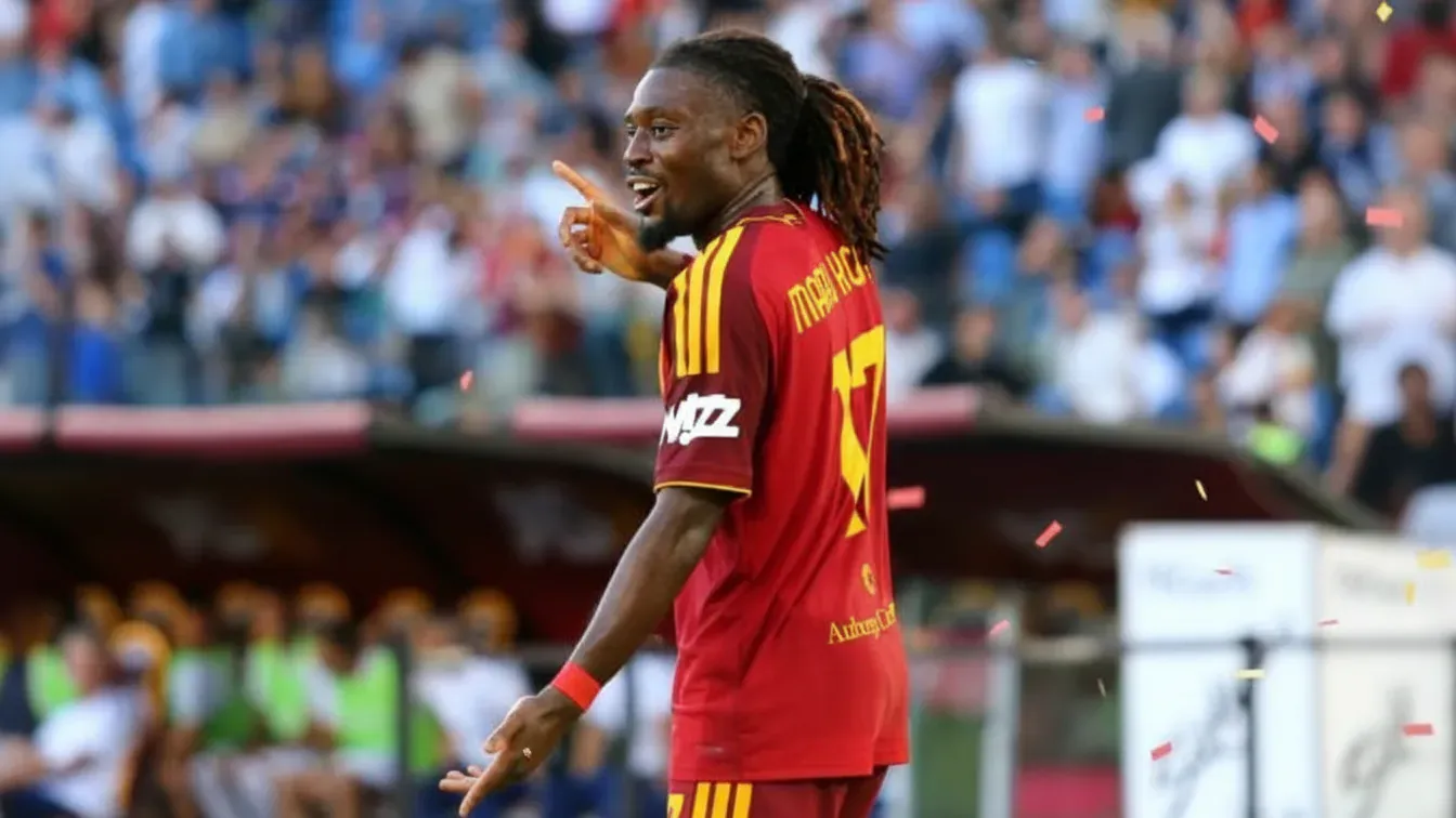 Arsenal, Chelsea i Manchester United były łączone z Koné. Pomocnik został w Romie