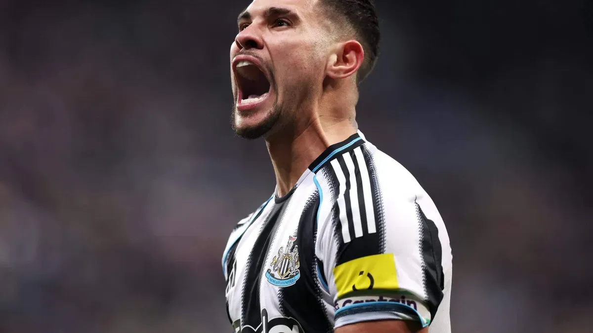 Arsenal rusza po gwiazdę Premier League. Pierwsza oferta za Bruno Guimaraesa odrzucona