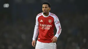 Arsenal wysłał go do Francji, by stał się gwiazdą. Nowy trener nie ma dla niego litości