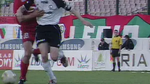 Artur Boruc z golem z rzutu karnego! Taka historia wydarzyła się w 2004 roku w meczu Legii z Widzewem! Ciekawie było też
