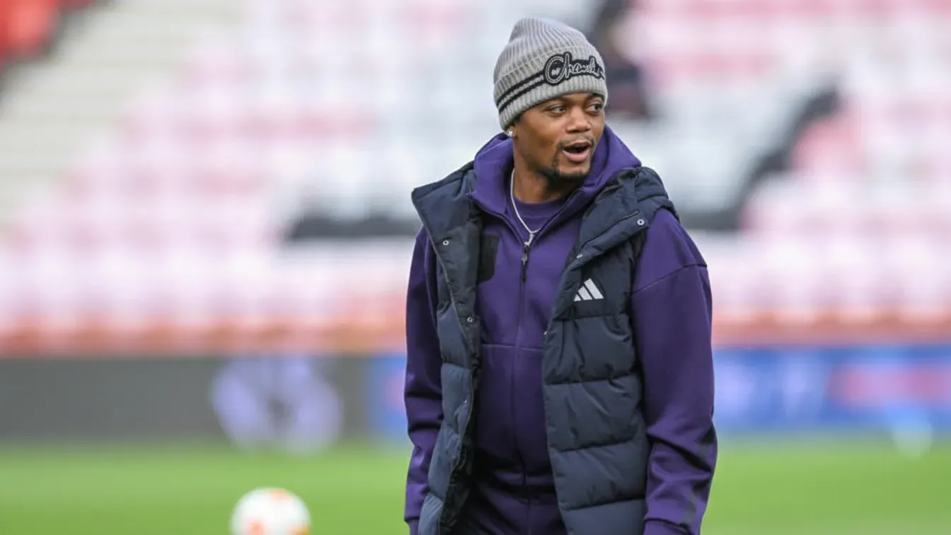 Aston Villa chce przedłużyć kontrakt i natychmiast oddać piłkarza. Leon Bailey na celowniku
