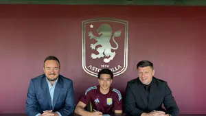 Aston Villa zatrzymała wielki talent. Brad Burrowes podpisał nową umowę