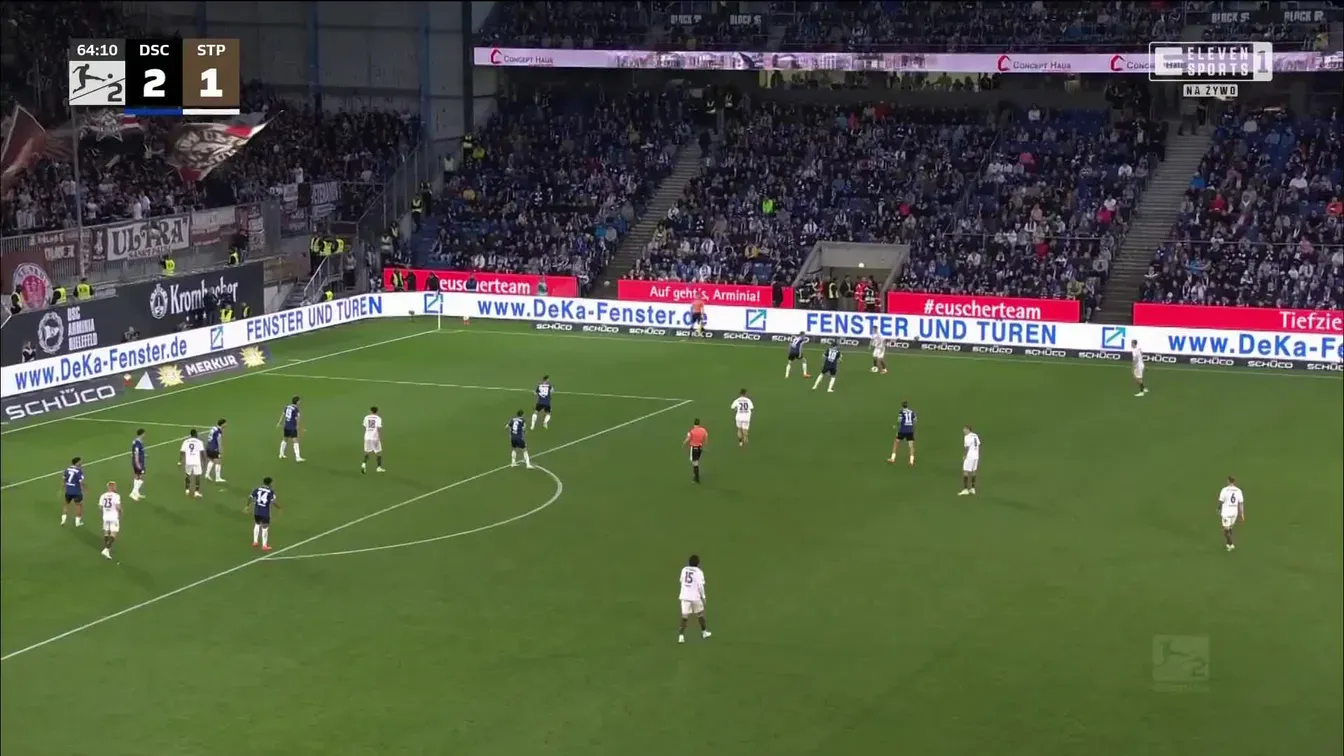 Asysta. Arkadiusza pyrki. Trzeba przyznać, że pograli sobie tutaj zawodnicy St. Pauli!