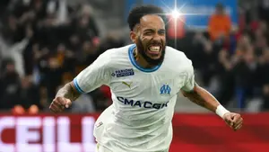 Aubameyang uratował Marsylię i myślał o hat-tricku w szalonym Olympico