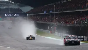 Awaria układów napędowych i czerwona flaga w Grand Prix Bahrajnu na torze Sepang