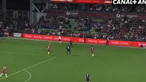 Bafétimbi Gomis i jego słynna cieszynka! Oglądaj Pires Legends