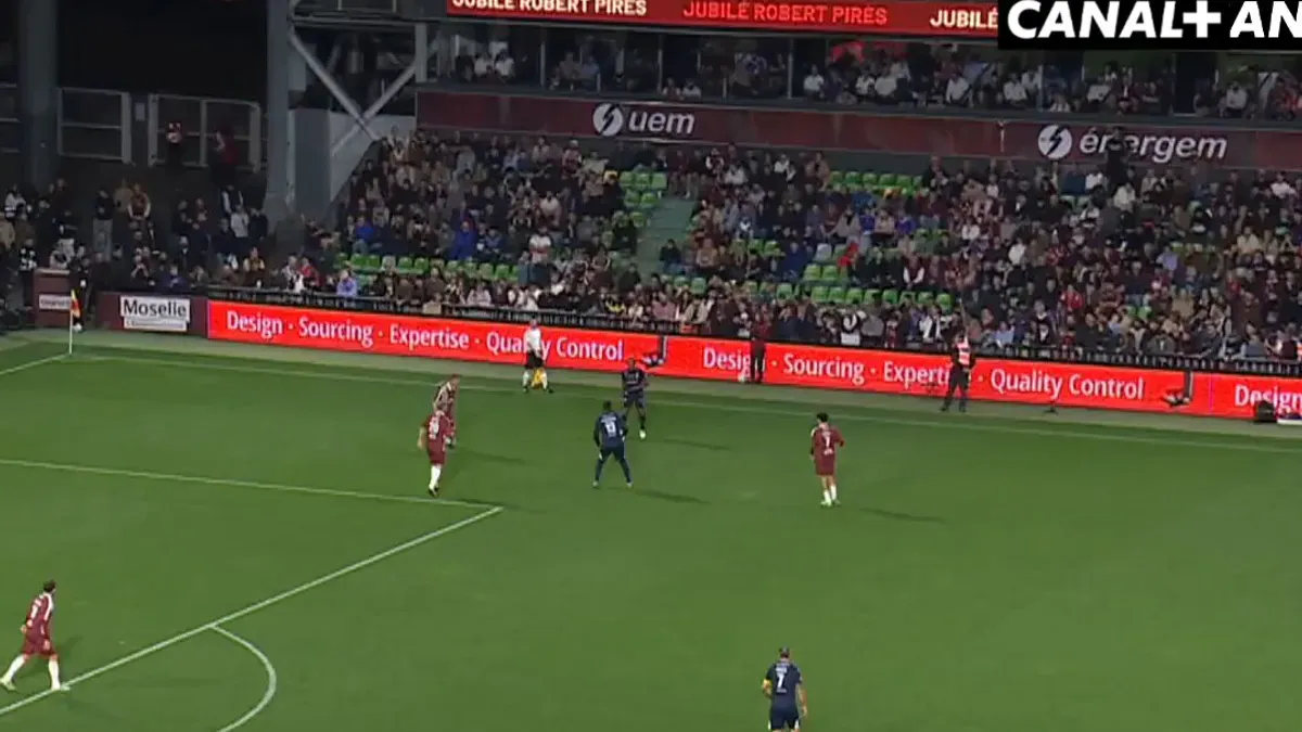 Bafétimbi Gomis i jego słynna cieszynka! Oglądaj Pires Legends