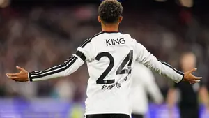 Barcelona dołącza do wyścigu po Josha Kinga. Manchester United też jest zainteresowany