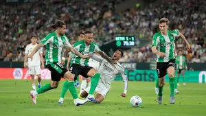 Barcelona ma problem. Newcastle wchodzi do gry o obrońcę, a cena nagle poszybowała w górę