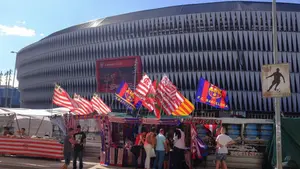 Barcelona ryzykuje wielki transfer. Wybrali następcę De Jonga, ale plan może lec w gruzach