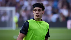 Barcelona skreśliła swój talent. Trzy kluby Premier League rzuciły się do walki o obrońcę