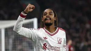 Barcola wyjaśnił, dlaczego w Premier League łapią go skurcze